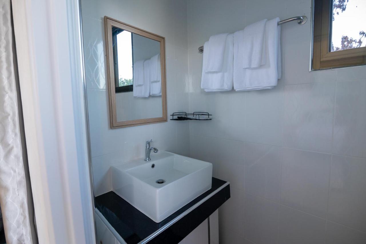 Oasis Phamee Bed & Breakfast Ban Pha Mi Exterior foto